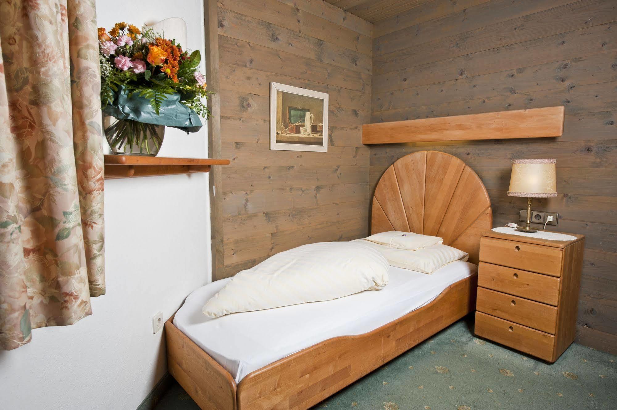 Hotel Haus Stefanie - Adults Only Seefeld in Tirol Exterior foto